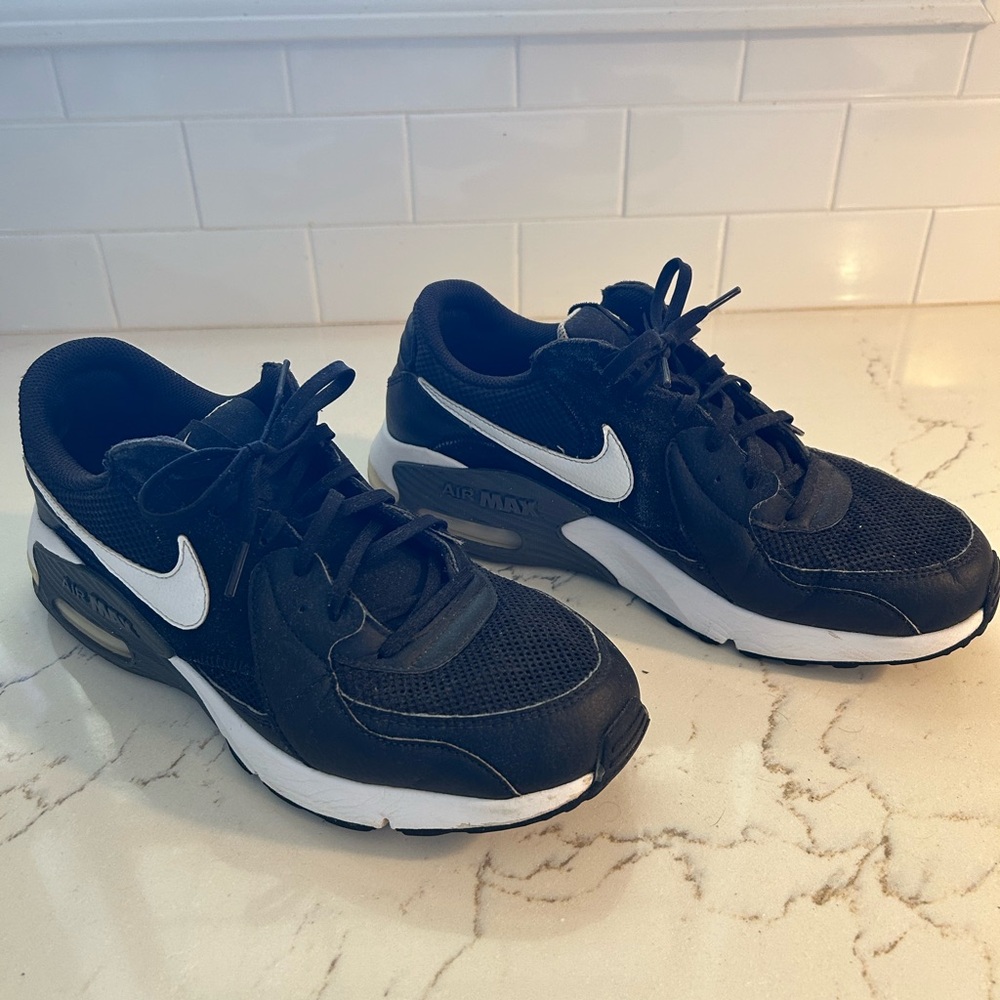Nike Black & White Air Max Running Shoes